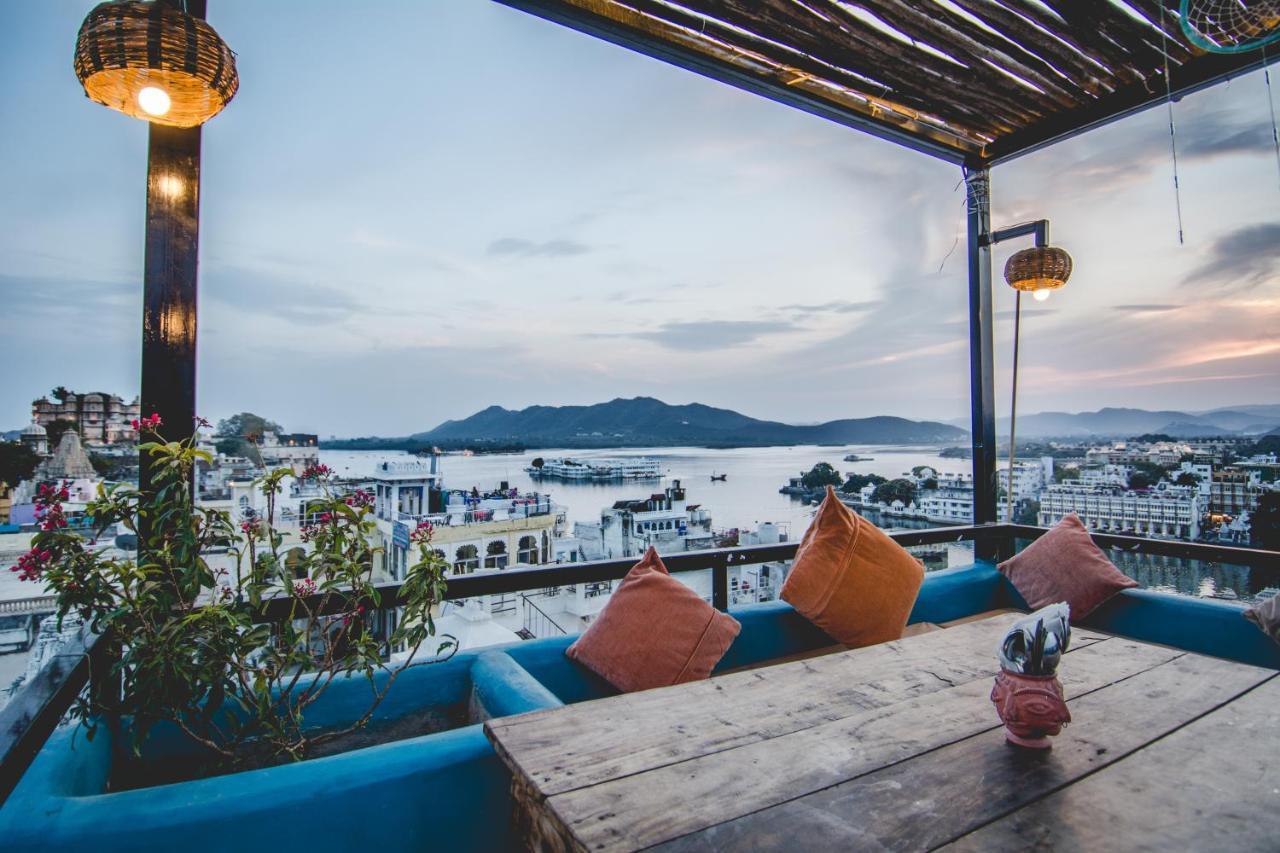 Hotel Udai Niwas By The Lake Ουνταϊπούρ Εξωτερικό φωτογραφία