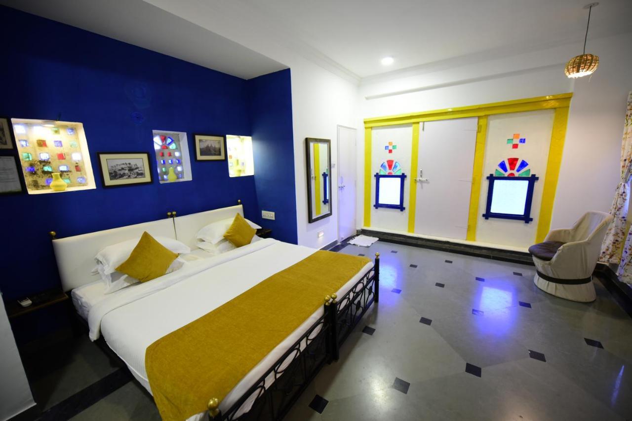 Hotel Udai Niwas By The Lake Ουνταϊπούρ Εξωτερικό φωτογραφία