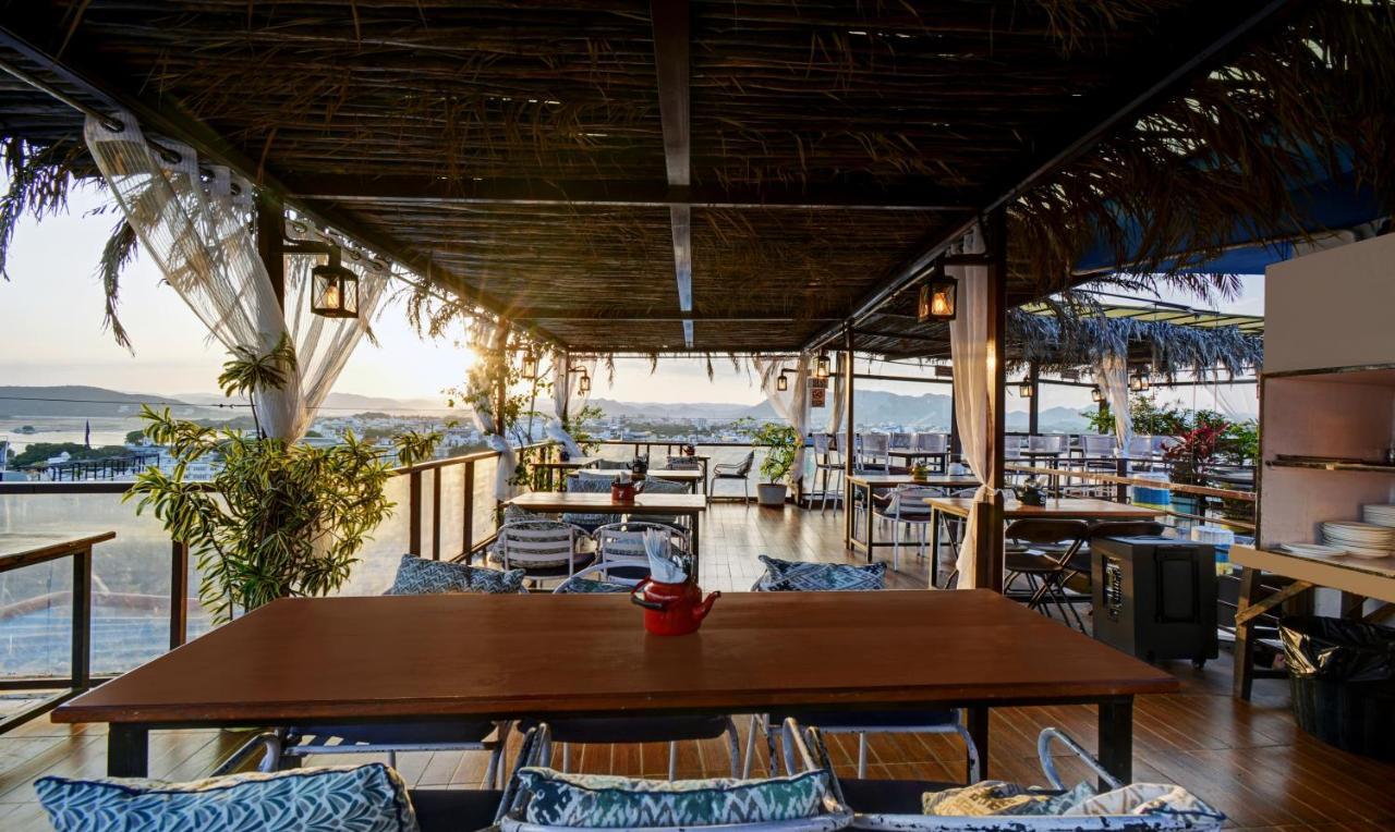 Hotel Udai Niwas By The Lake Ουνταϊπούρ Εξωτερικό φωτογραφία
