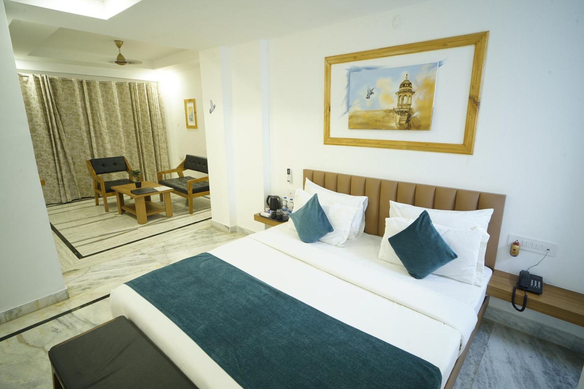 Hotel Udai Niwas By The Lake Ουνταϊπούρ Εξωτερικό φωτογραφία