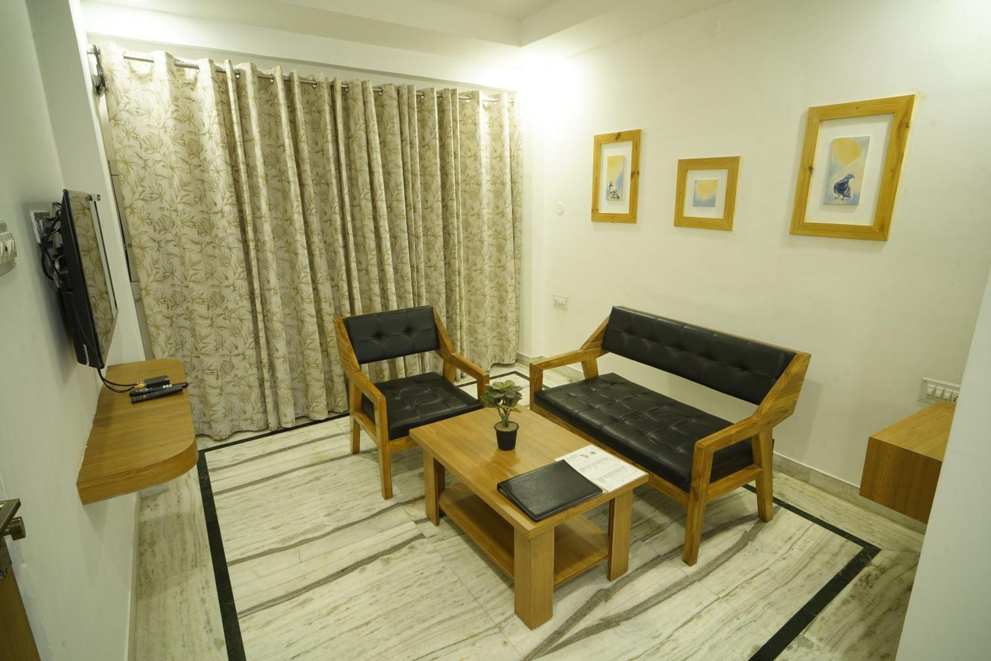 Hotel Udai Niwas By The Lake Ουνταϊπούρ Εξωτερικό φωτογραφία