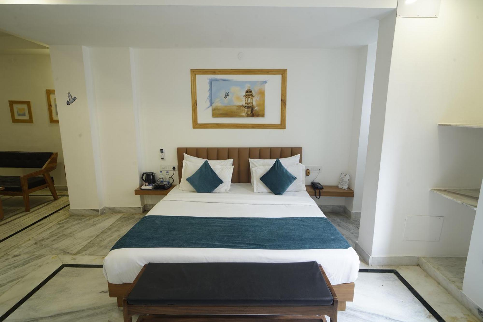 Hotel Udai Niwas By The Lake Ουνταϊπούρ Εξωτερικό φωτογραφία