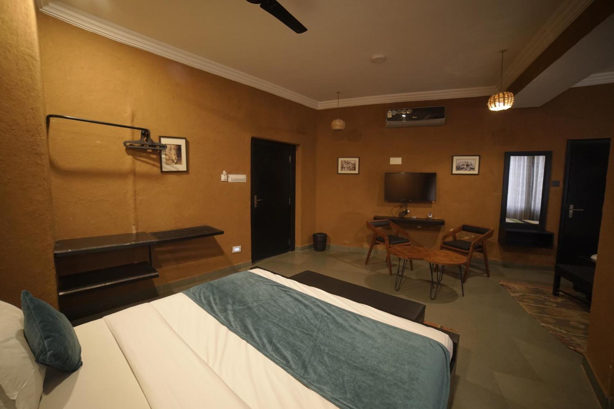 Hotel Udai Niwas By The Lake Ουνταϊπούρ Εξωτερικό φωτογραφία