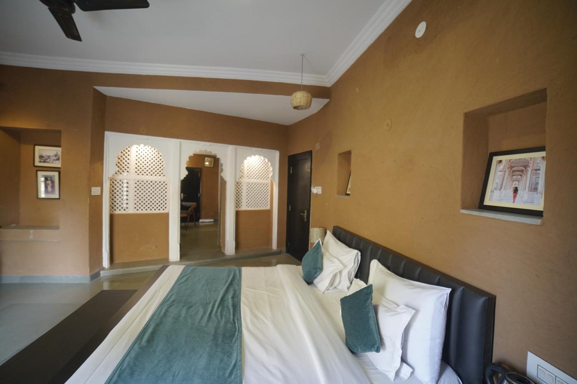Hotel Udai Niwas By The Lake Ουνταϊπούρ Εξωτερικό φωτογραφία
